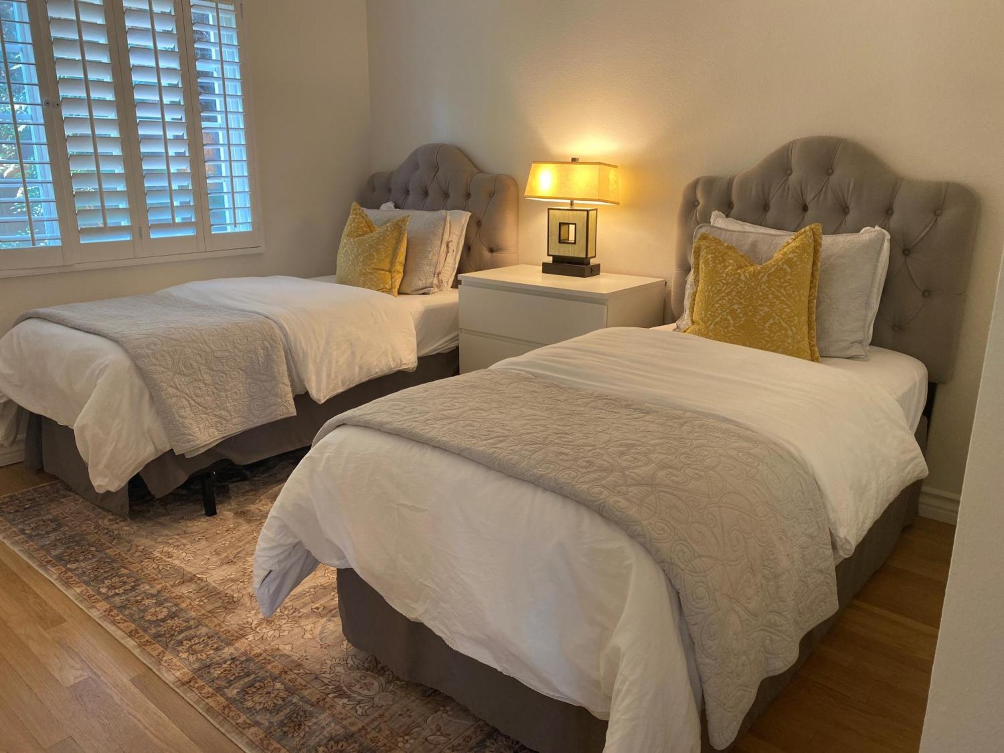 With Private Entry And Large Pool * Los Angeles